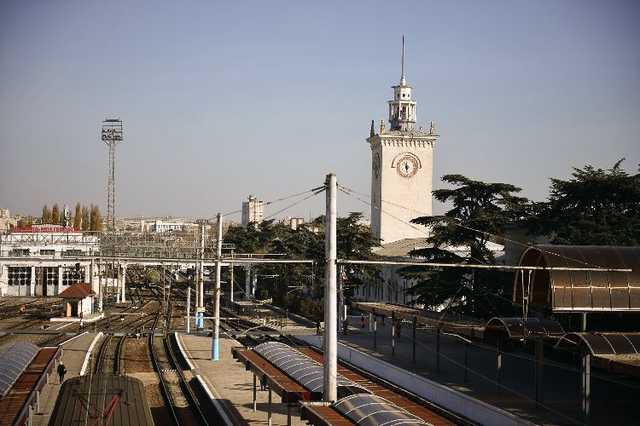 Шестой год одиночества: в сети опубликовали показательное фото вокзала в Крыму