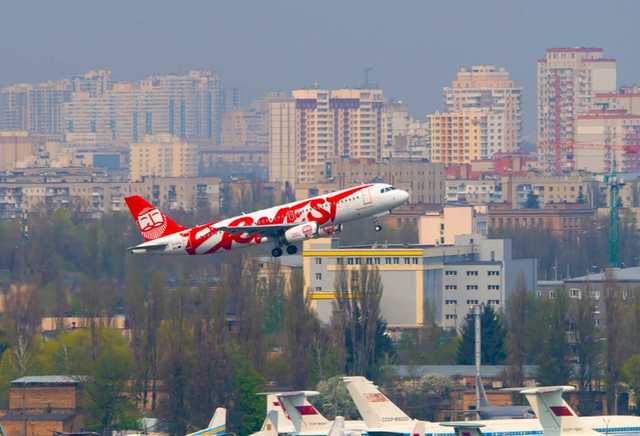 Аэропорт Жуляны остановил обслуживание рейсов Ernest Airlines из-за долгов