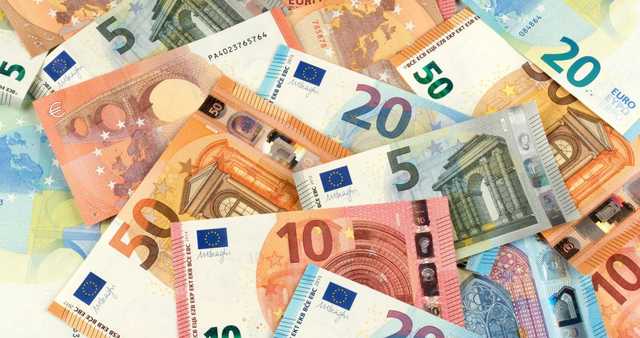 По делу о взятке на Банковой проходят три человека