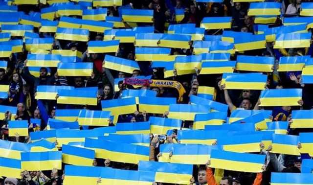 Стадион в Запорожье фантастически исполнил гимн Украины перед матчем сборной