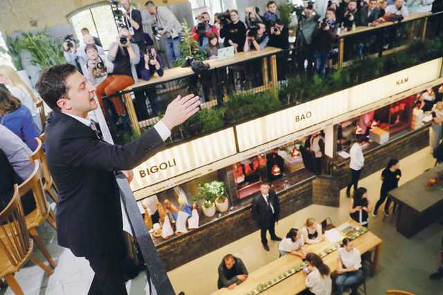 Зеленский готовит распродажу Украины — сербская газета