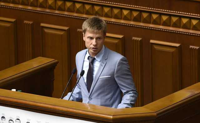 Зеленському треба припинити принижуватися перед Путіним і розпочати активну роботу з НАТО, – Гончаренко