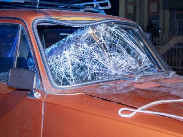 От удара пешеход залетел в салон авто: в Днепре произошла жуткая авария