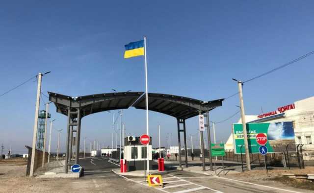 Появилось видео с пунктов пропуска в Крыму: «лучше, чем у россиян»