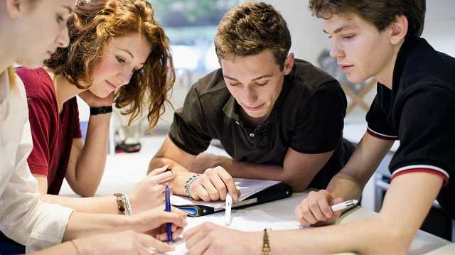 Журналистка: В День студента президенту стоило бы поинтересоваться состоянием высшего образования