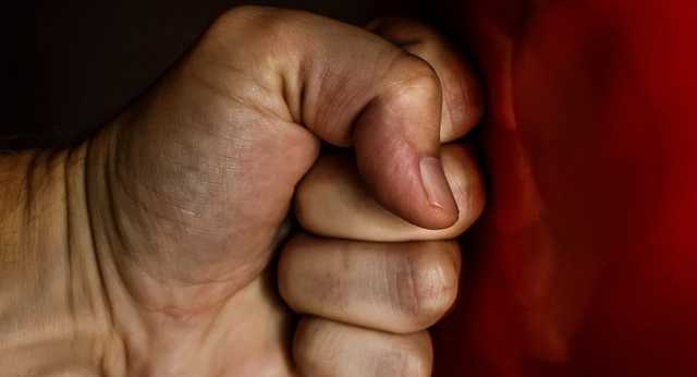 Во Львове сотрудника военкомата избили после вручения повестки призывнику