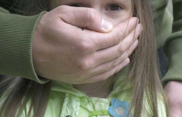 В Николаеве пенсионера подозревают в изнасиловании 5-летней дочери его падчерицы