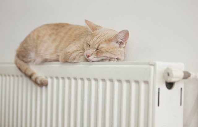 Отопительный сезон: жители каких областей до сих пор остаются без тепла