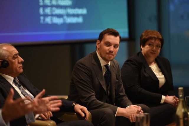 Гончарук заявил, что коррупцию среди министров и топ-чиновников уже искоренили