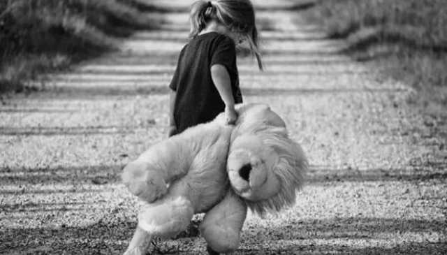 Били, тягали за волосся та змушували брехати. Поліцейські катували дітей в інтернаті