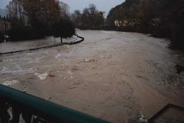 Францию накрыл погодный апокалипсис: фото и видео масштабного потопа