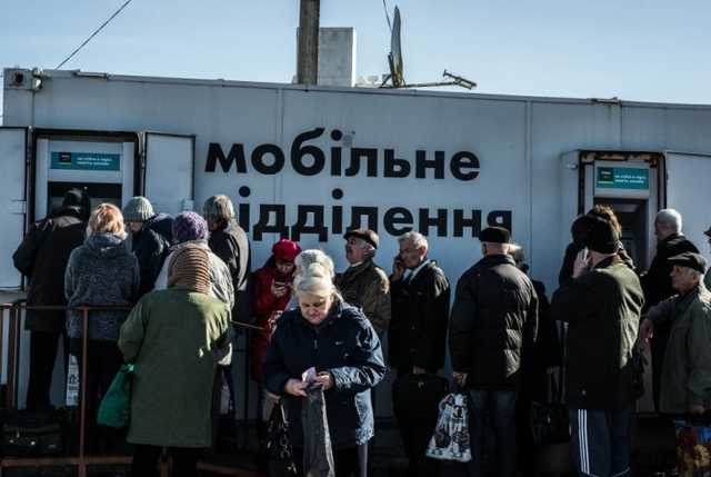 Жителям оккупированных территорий могут начать выплачивать пенсии без справки переселенца, - Лубинец