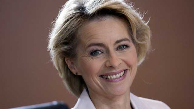 Зеленский поздравил Урсулу фон дер Ляйен с утверждением на посту главы Еврокомиссии