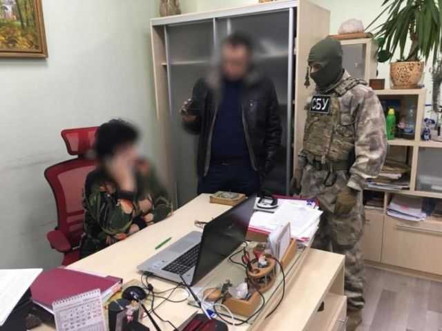 У компанії, яка качала рапу з Сиваша для заводу Фірташа, провели обшук