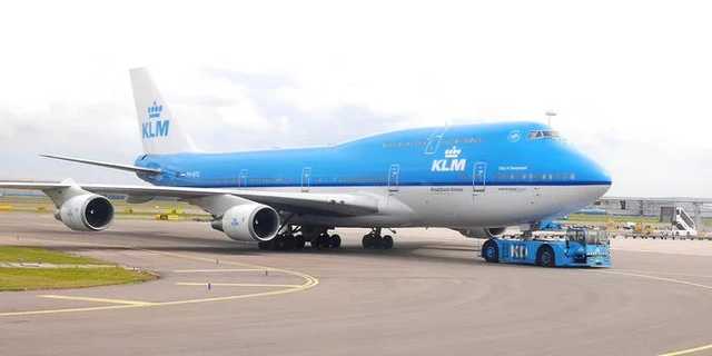  KLM 11      
