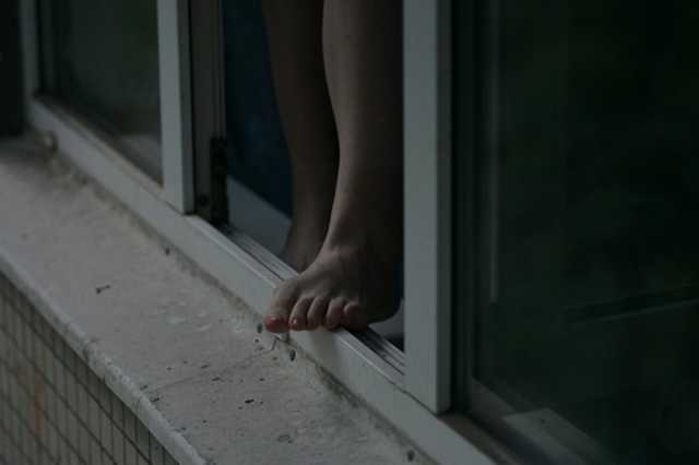 В Херсоне школьница после ссоры с родителями выпрыгнула из окна
