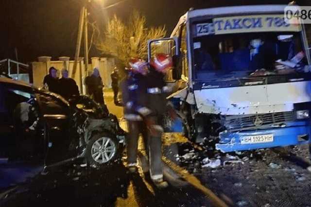Под Одессой маршрутка попала в жуткое ДТП: много раненых