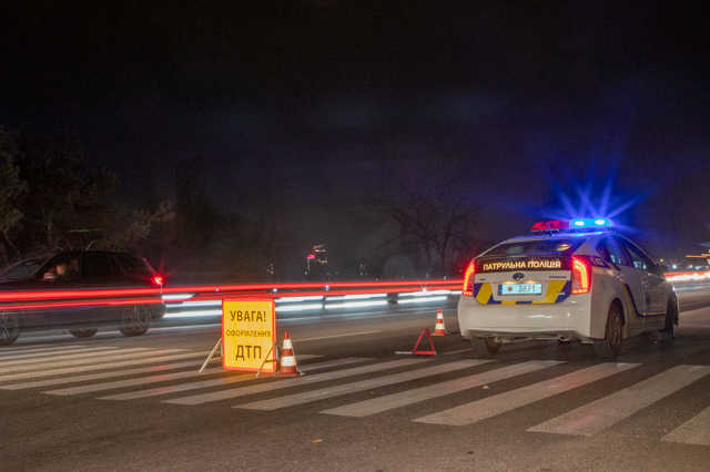 В Днепре «Москвич» сбил 19-летнего парня