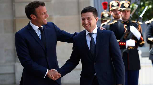 Зеленський провів телефонну розмову з Макроном