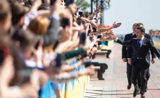 Опрос по регионам показал, как украинцы относятся к политике Зеленского