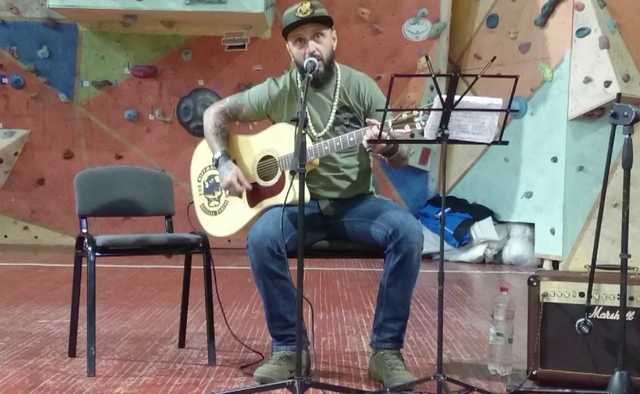 Убийство Шеремета: полиция пришла с обыском к известному музыканту