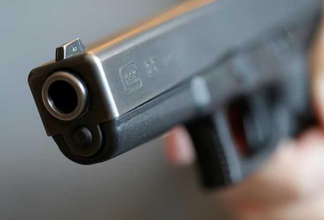 В Харькове мужчина устроил стрельбу: есть раненый