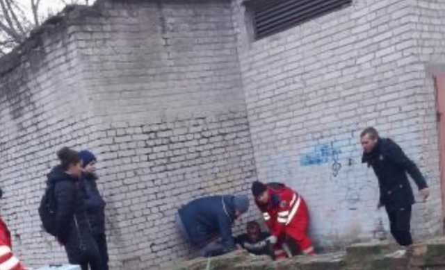 Ударили бутылкой по голове: в Мелитополе напали на участника АТО