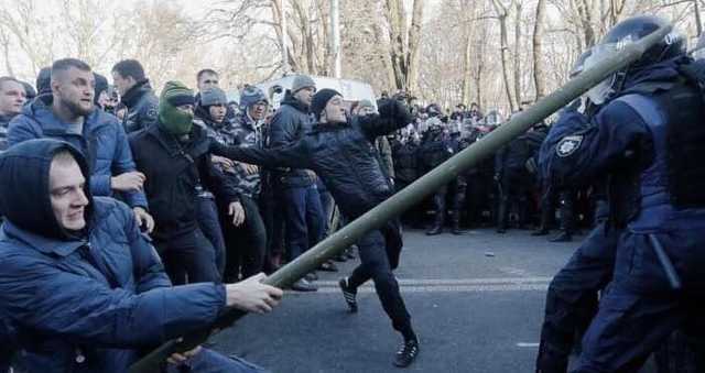 Команда Зеленского раздражает всех. Постановочные бои могут перерасти в разрушительный шторм