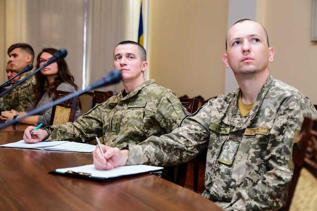 В Минобороны вводят электронный военный билет