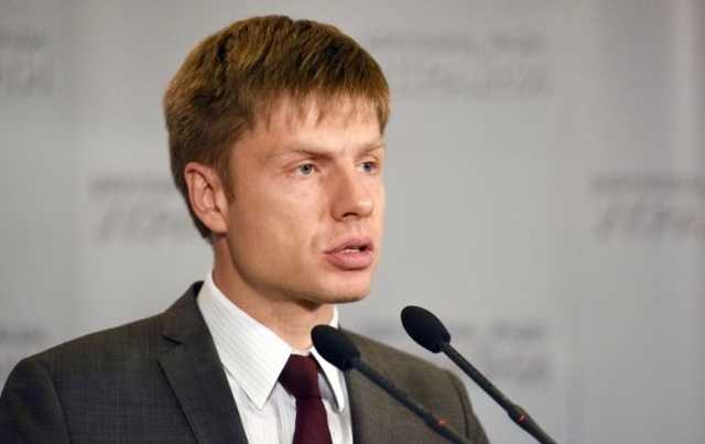 Депутат “ЕС” Гончаренко связывает обыски в издании “Думская” с его прошением уволить Сытника