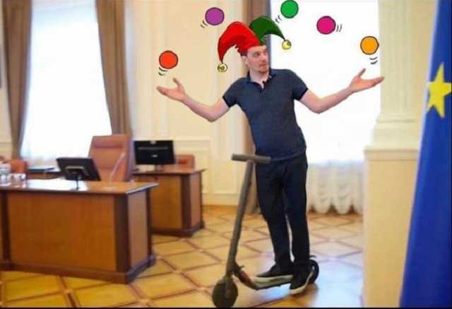 Гончарук лихорадочно мечется в поисках денег, понятия не имея, как работает экономика