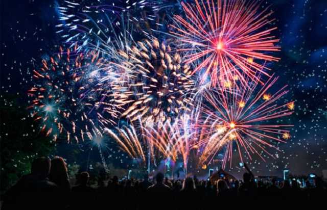 В Киеве запретили запускать фейерверки и салюты до окончания ООС