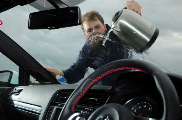 Что опытный водитель не делает при прогреве автомобиля зимой