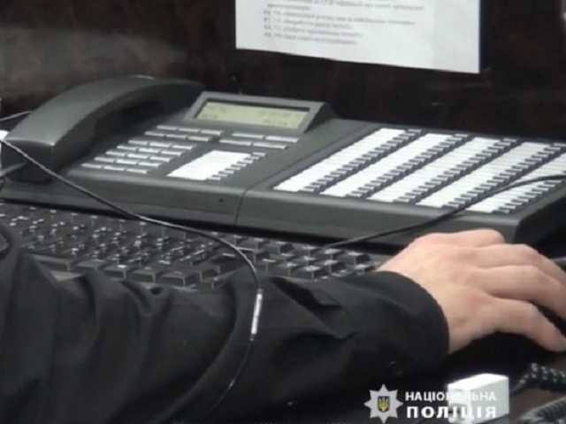 Хотели отомстить: в Киеве разоблачили группу телефонных "минеров", работавших на заказ