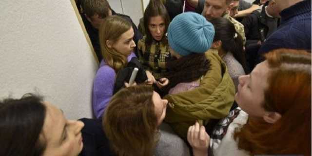 Сотрудников блогера Шария выгнали из зала суда, где рассматривают дело Кузьменко