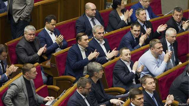 Порошенко, Корниенко и Дубинского наказали на 3 млн грн из-за прогулов