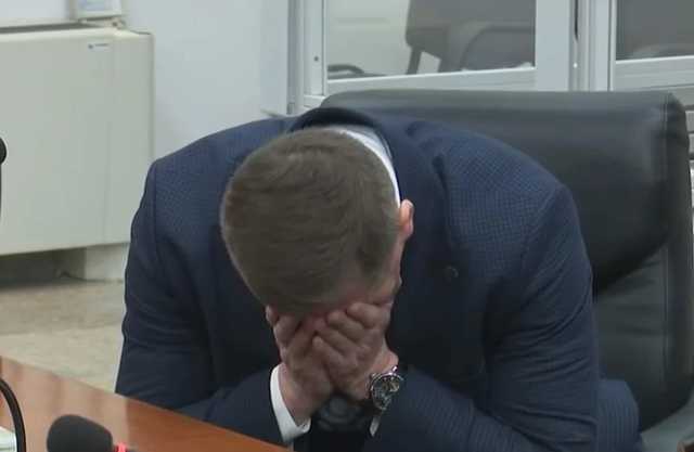 Суки!: Адвокат Кузьменко расплакался в суде