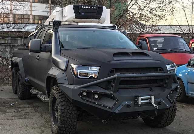 В Украине засняли никому неизвестную Toyota за $300 000