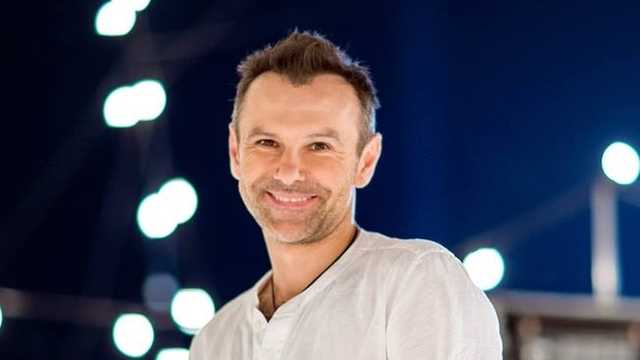 Нардеп Вакарчук снова запел и пообещал премьеру