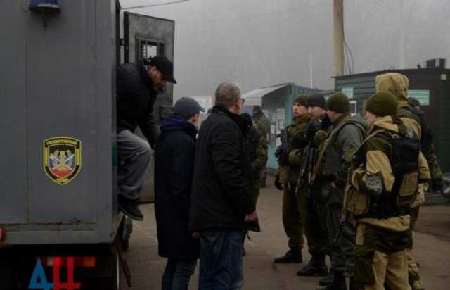 Зеленський легалізував бойовиків і програв “інформаційний раунд” обміну у світі, – ЗМІ