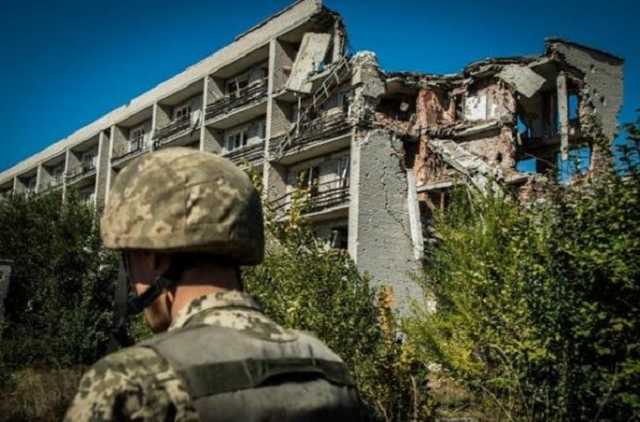 Верховному главнокомандующему Зеленскому пора взяться за голову