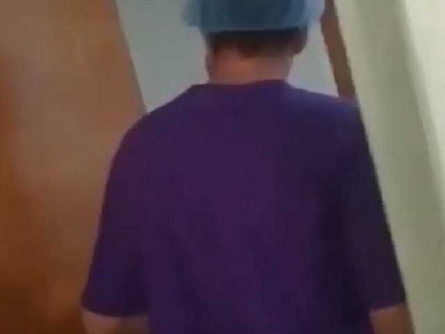 Стоматолог избил женщину с ребенком на руках: видео шокирующего происшествия в России