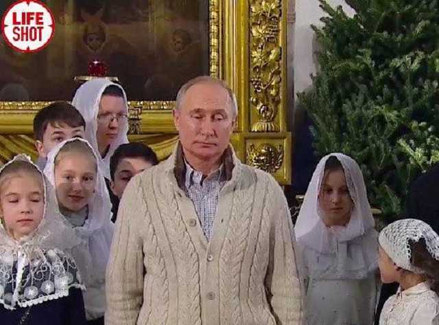 Путин приехал на рождественскую службу в новом имидже