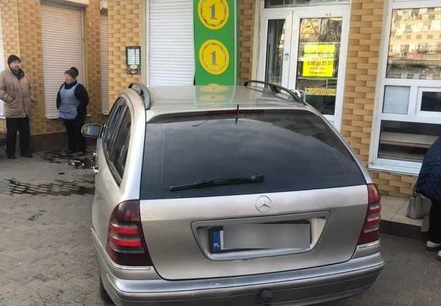 Под Киевом парень, убегая на авто от копов, сбил пешехода