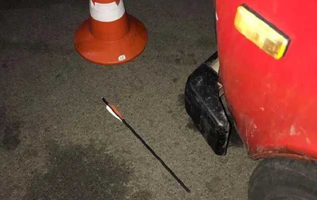 В Борисполе местную чиновницу подстрелили из арбалета