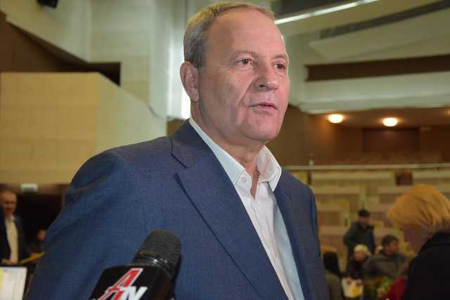 Пинг-понг “геликами”. Глава Сумского облсовета каждый год покупает себе новое авто