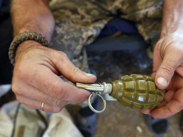 В Одессе мужчина хотел гранатой взорвать автомобиль соседа