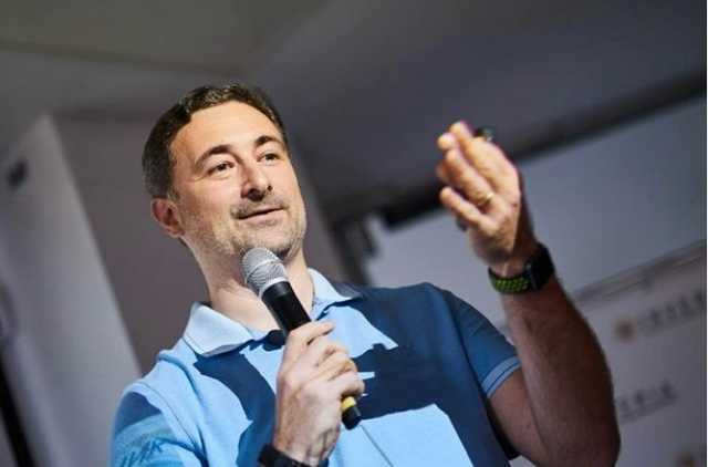 Как отреагировали украинцы на "конскую" зарплату главы Укрпочты