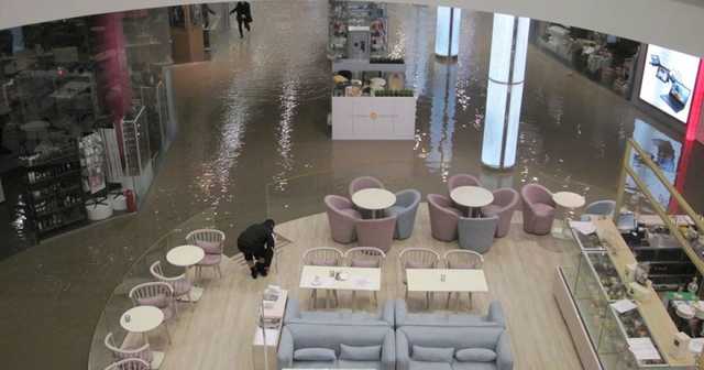 Что происходит в затопленном Ocean Plaza