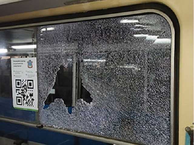 В Николаеве обстреляли трамваи